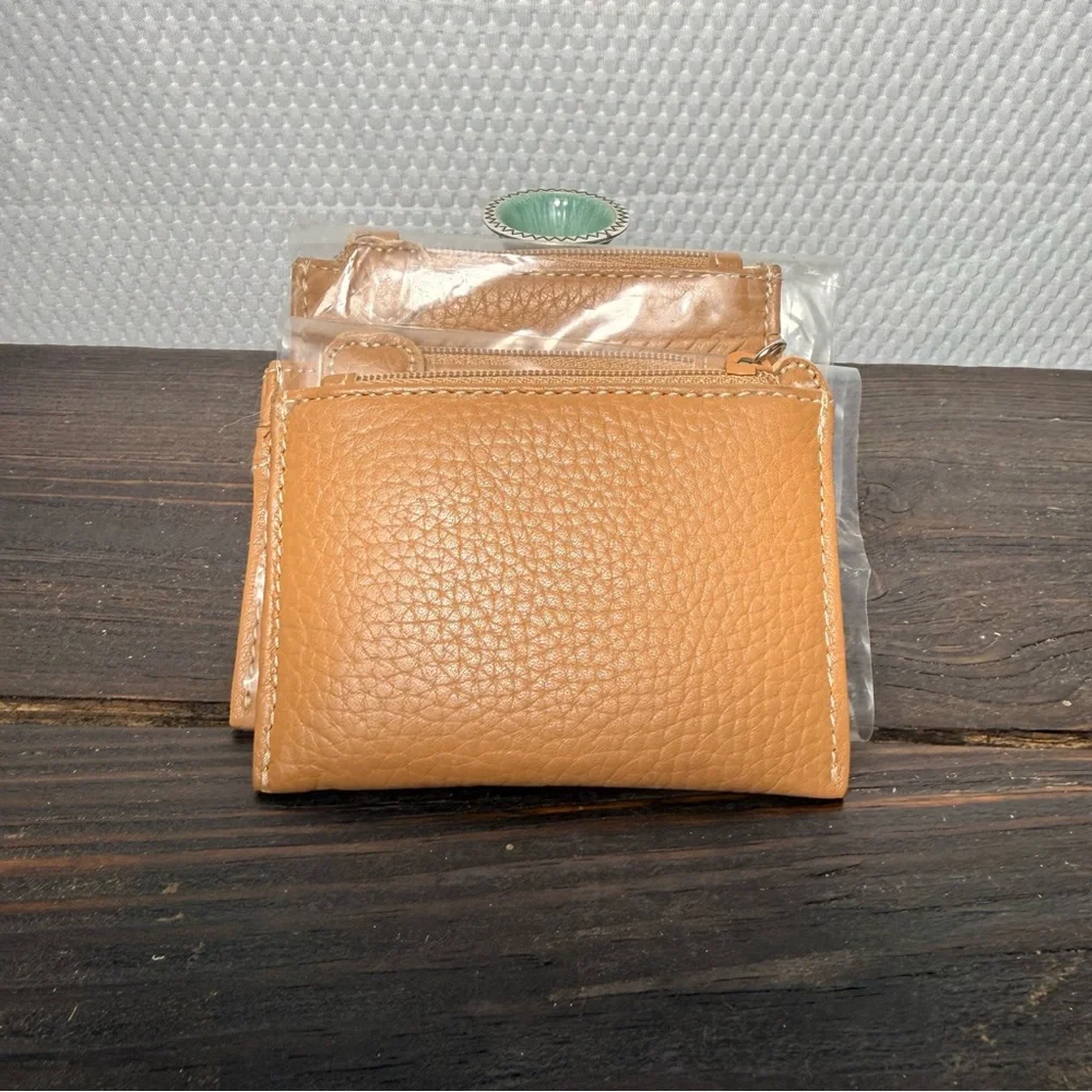 Brighton Tan Leather Mini Coin Purse or Id Pouch with Heart Detail (3) - Picture 3 of 3